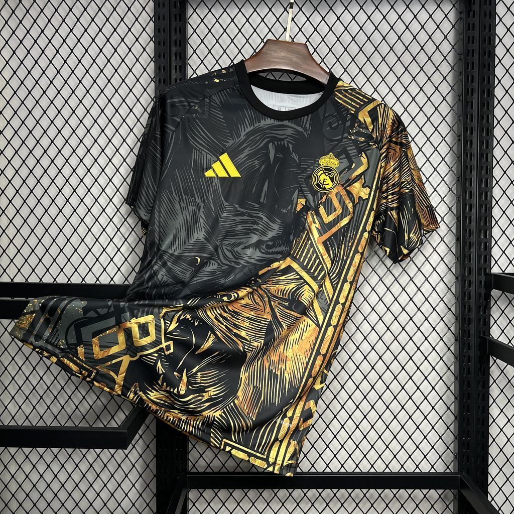 Real Madrid "La Noche Real" Special Kit