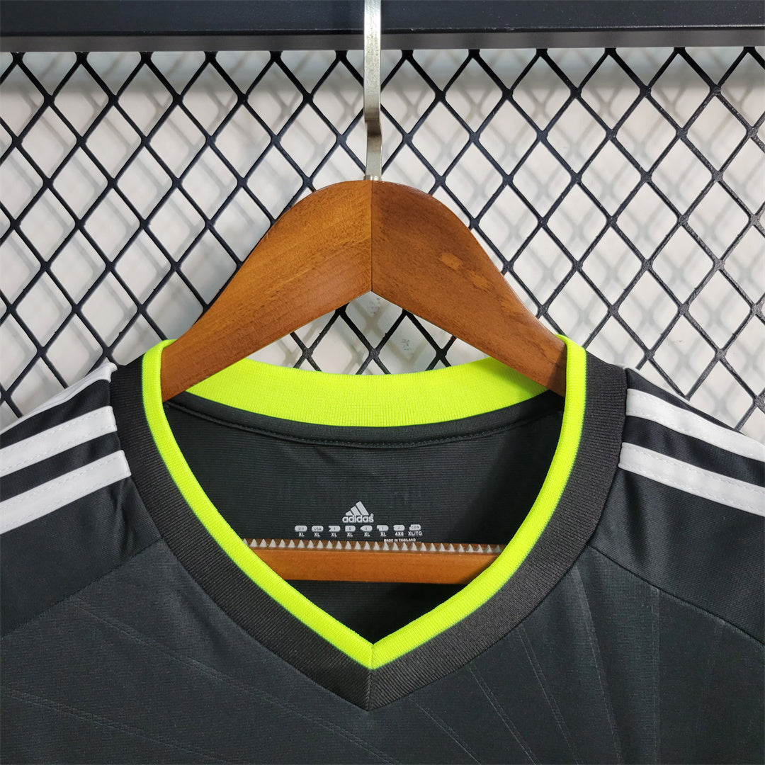 Real Madrid 10/11 Long Sleeve Away Kit