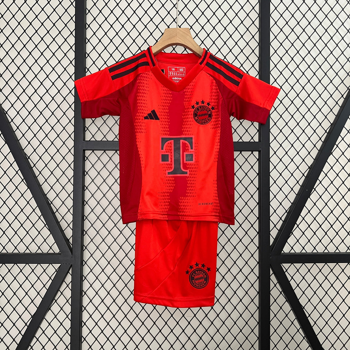 24/25 Kids Bayern Home Kit