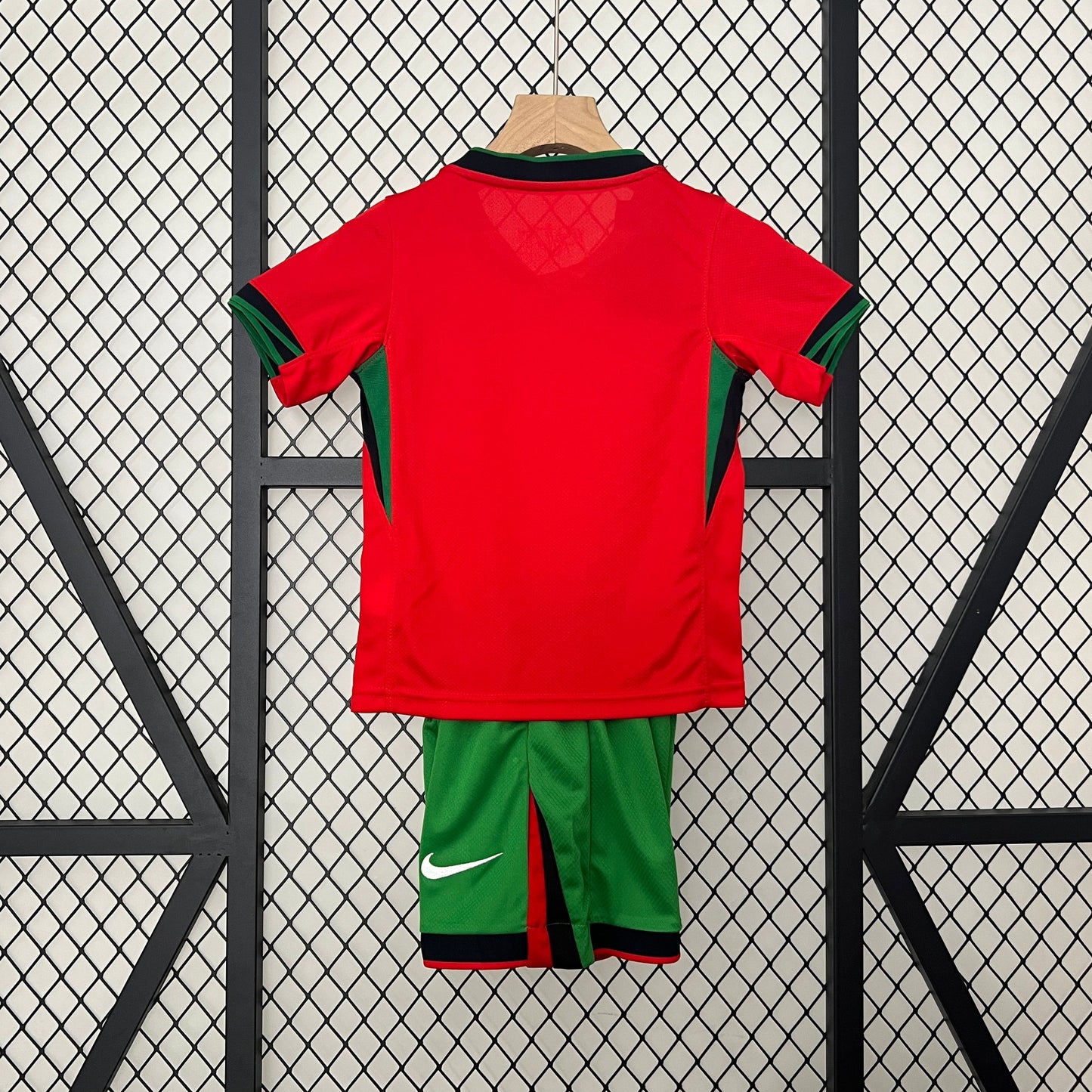 24/25 Kids Portugal Home Kit