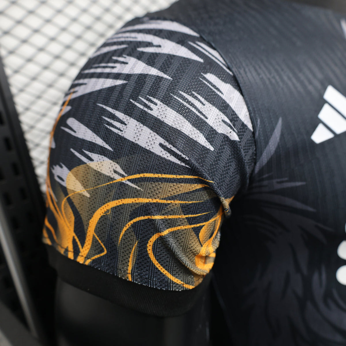 Liverpool “Golden Phoenix” Special Kit