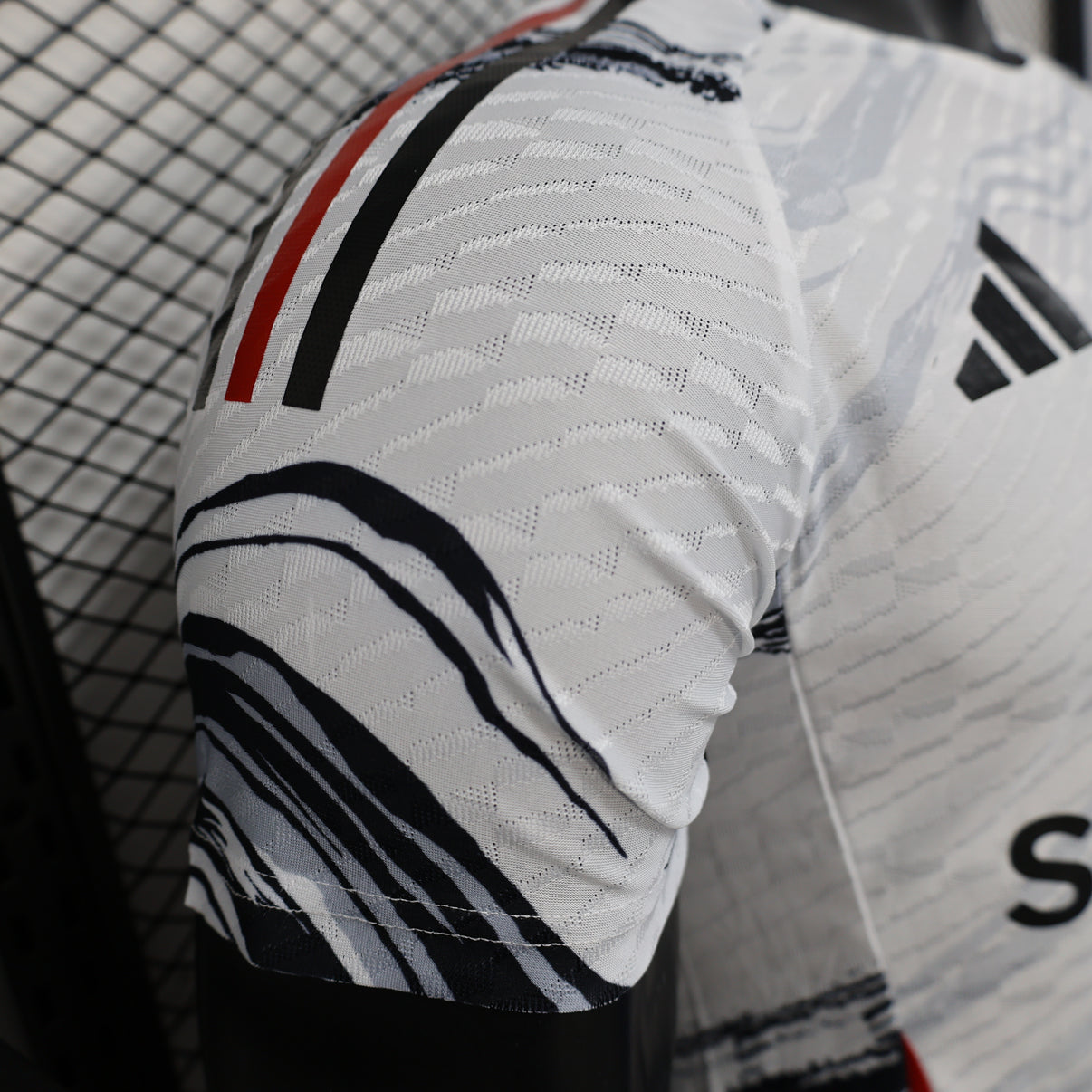 Manchester United “Silver Streak” Special Kit